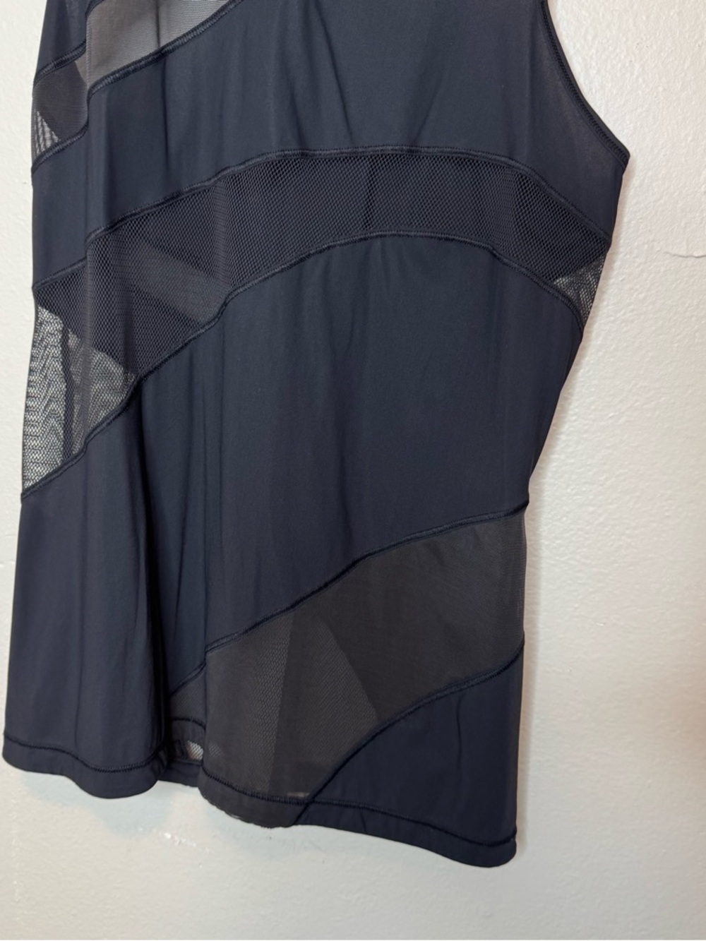 Lululemon Mesh In Motion Racerback Tank Top Black Workout Shirt - Picture 5 of 7